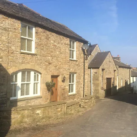 Holiday home Masonic House,