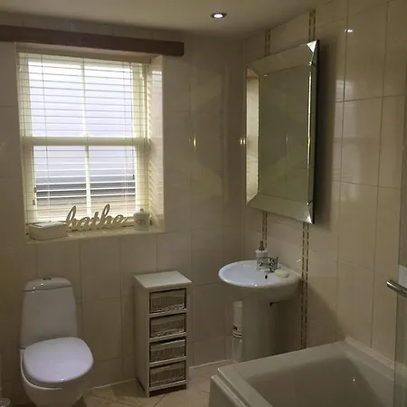 Masonic House, Holiday home *